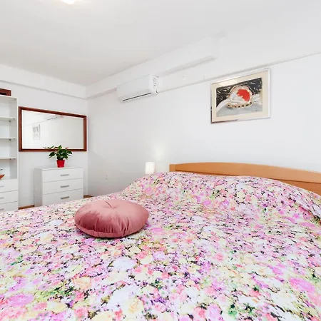 Pensión And Silvana 3*