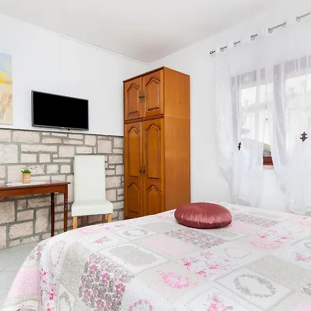 And Silvana Guest house