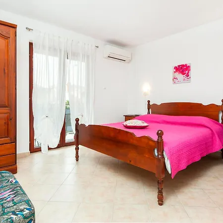 Guest house And Silvana 3*