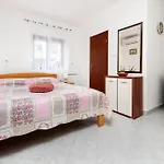 Πανσιόν And Silvana Ρόβινι