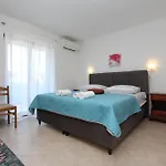 And Silvana Πανσιόν Ρόβινι