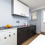 And Silvana Πανσιόν 3*