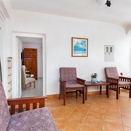 بيت ضيافة And Silvana