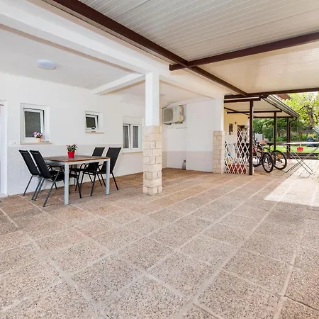 And Silvana بيت ضيافة 3*