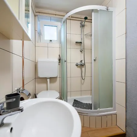 And Silvana بيت ضيافة 3*