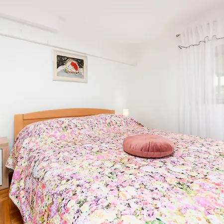 And Silvana بيت ضيافة روفينج