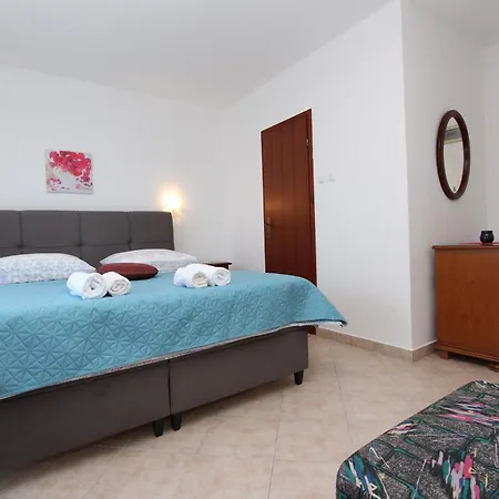 Gasthuis Apartments&room Silvana 3*