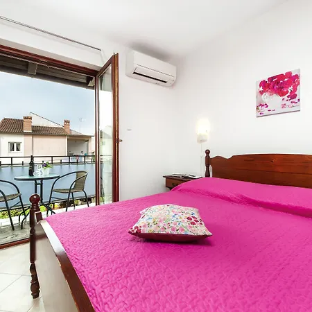 بيت ضيافة And Silvana روفينج